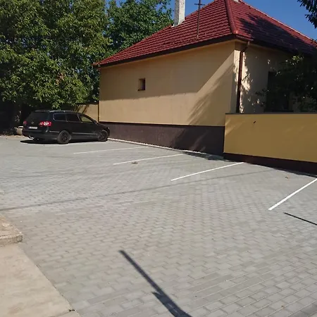 Flamingo Panzio Frühstückspension Székesfehérvár